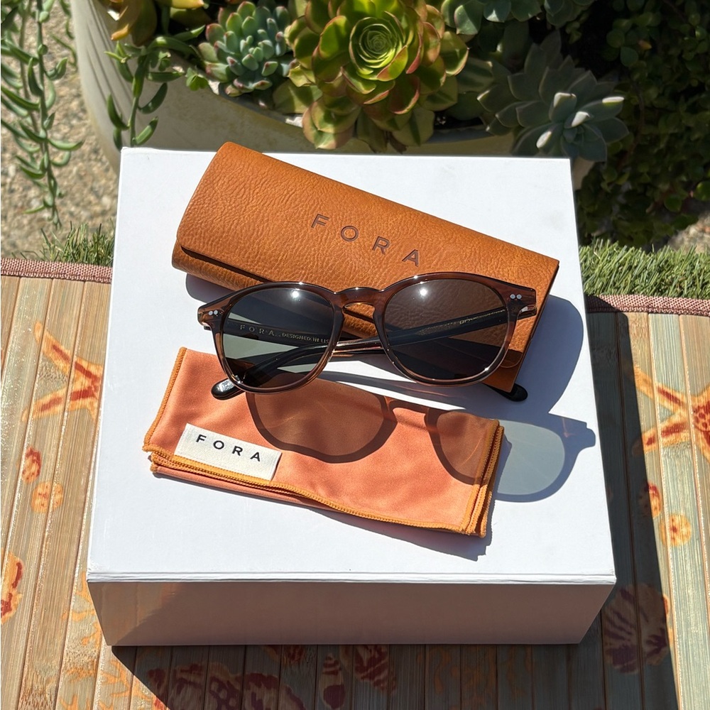 FORA Classic Round Style Sunglasses